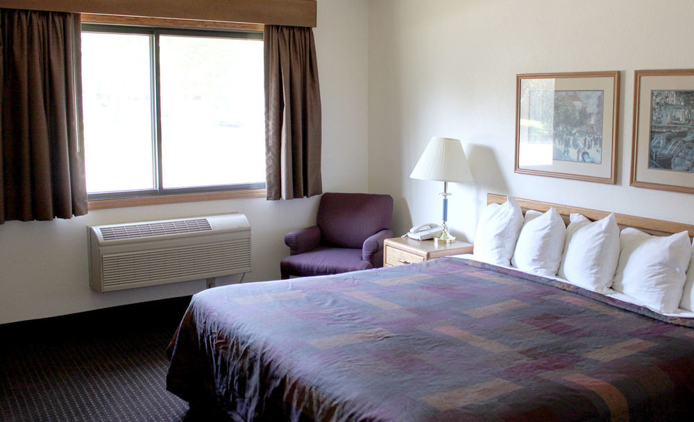 Americinn By Wyndham Lake City Екстериор снимка